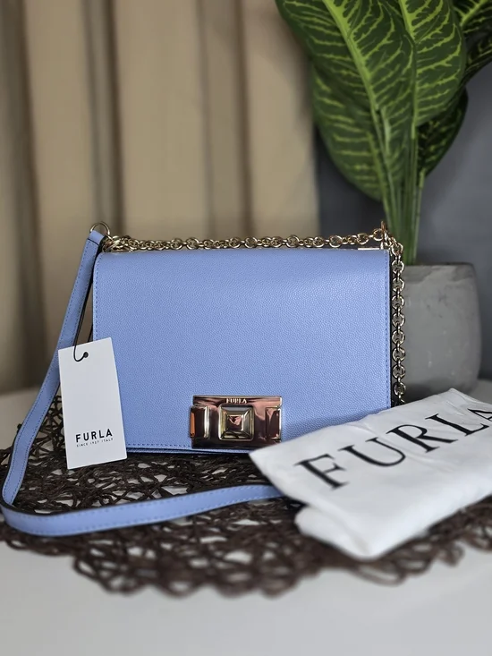 New Furla Light Blue Leather Shoulder Bag with Gold Chain - Picture 3 of 14
